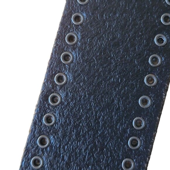 Western-Style Black Leather Belt With Engraved Silver-Tone Buckle - Picture 11 of 15